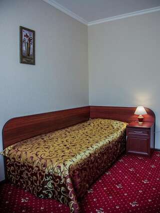 Гостиница Гранд Отель Старый Оскол Стандартный двухместный номер с 2 отдельными кроватями-2